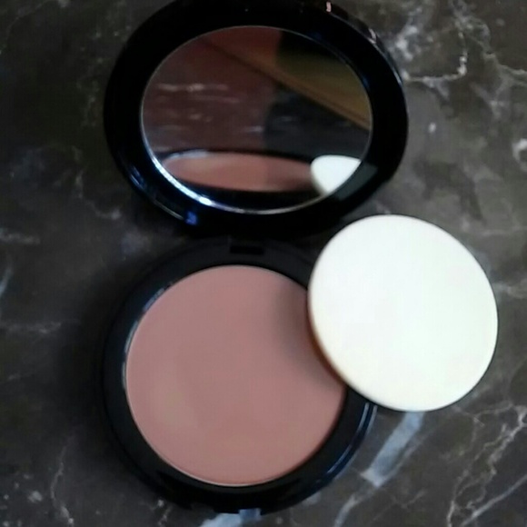 Glo minerals Press Base.Tawny Medium - Picture 4 of 4